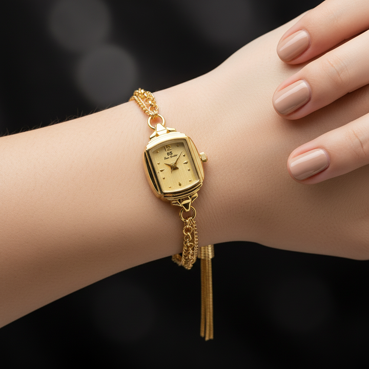 Aurelia Watch Champagne Or on wrist