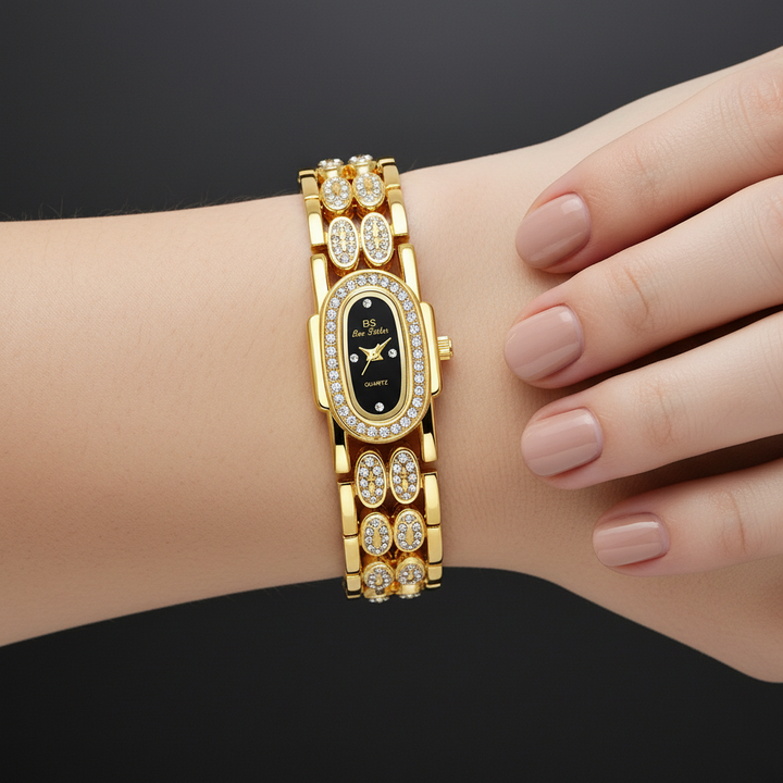 Aurelia Watch Noir Or on wrist