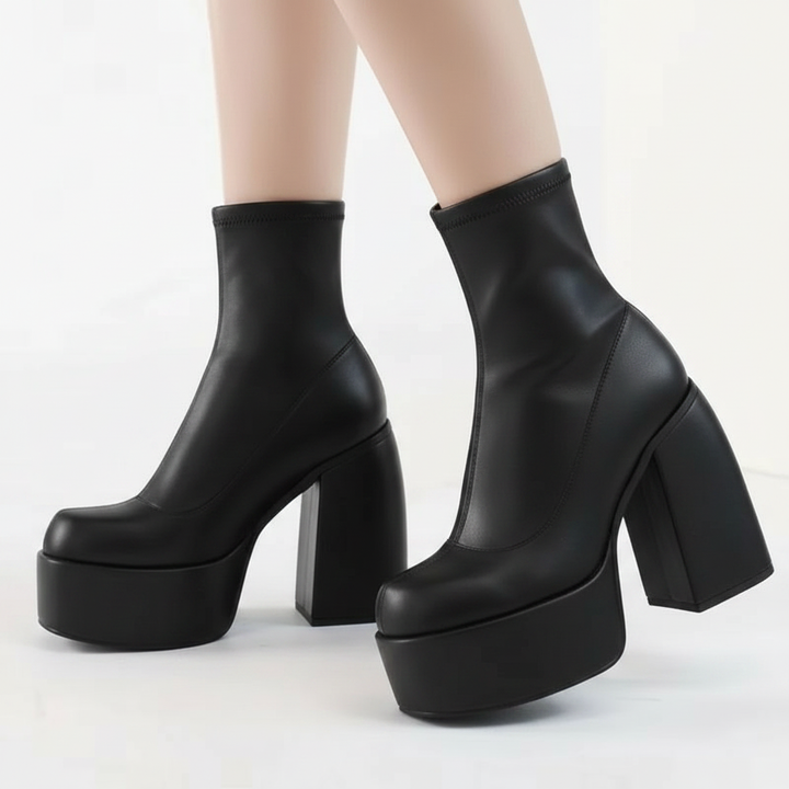 Coralie ankle boots in Onyx — onfoot_b
