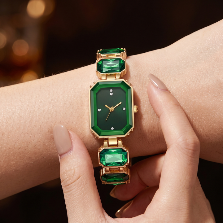 Lumière Watch — Vert Émeraude, on hand